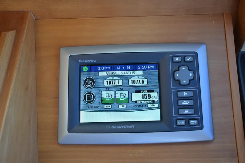 Sea Pilot Yacht Photos Pics VesselView display on 2014 Sabre 42 Salon Express showing fuel and engine status.