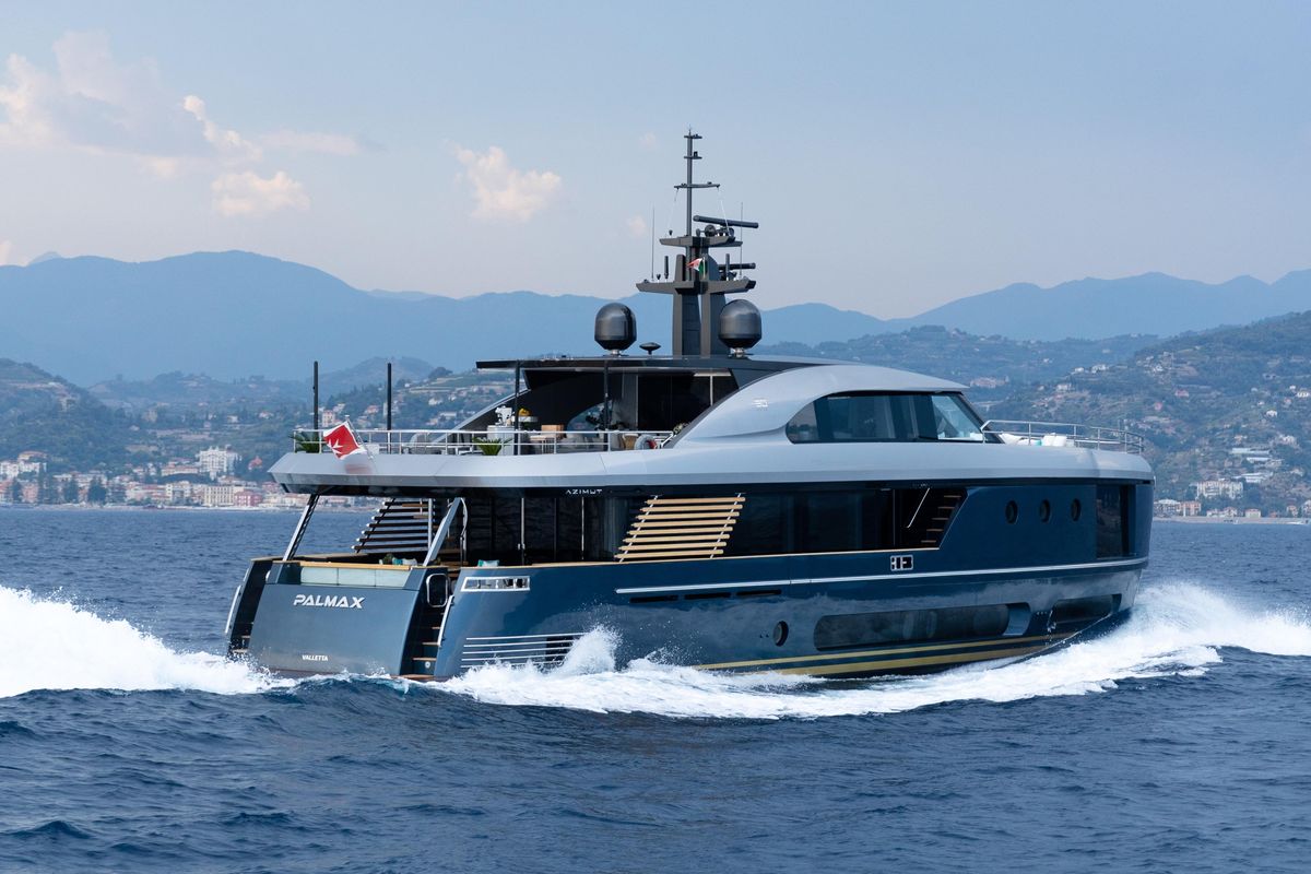2022 Azimut 97 