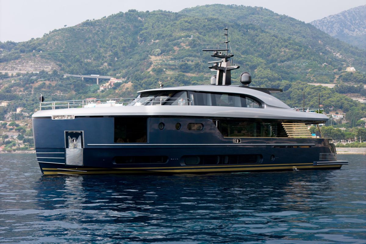 2022 Azimut 97 