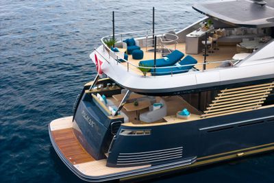 Yacht