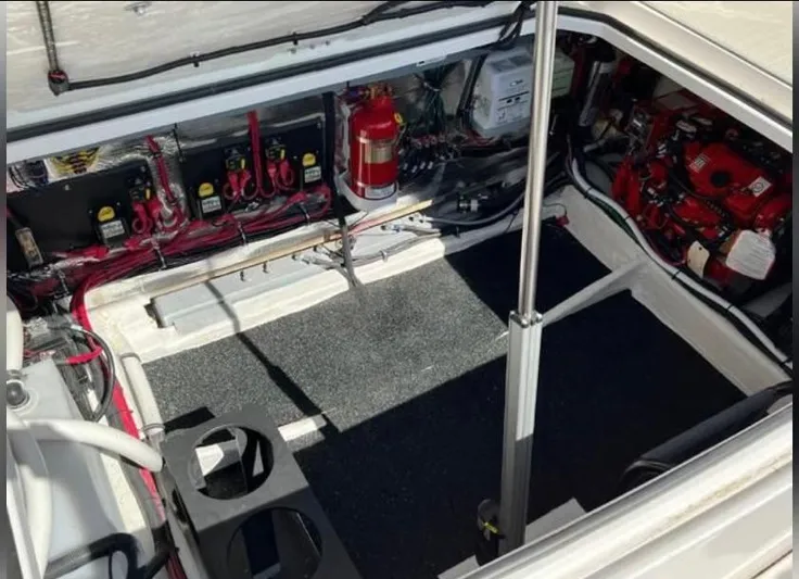 Who Kick Dan Yacht Photos Pics Lazarette Storage Compartment/Mechanicals