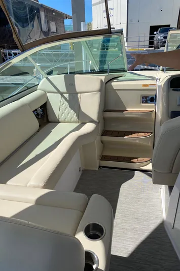 Who Kick Dan Yacht Photos Pics Companion Seat/Walk Thru Windshield