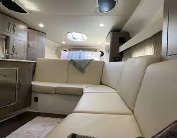 Who Kick Dan Yacht Photos Pics Cabin Seating