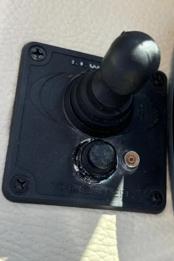 Who Kick Dan Yacht Photos Pics Lewmar Bow Thruster