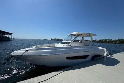 2020 Regal 33 SAV