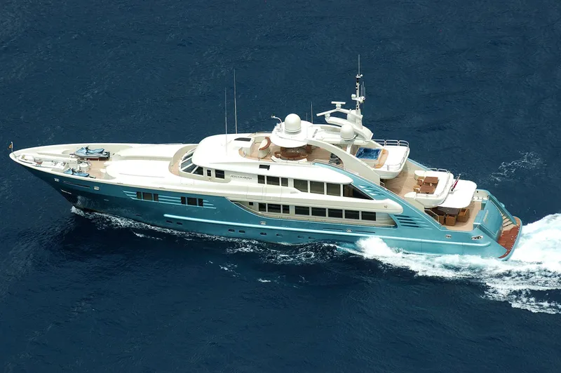 Aquamarina Yacht Photos Pics Luxury yacht ISA 470 cruising on the ocean, 2007 model.