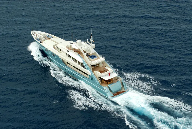 Aquamarina Yacht Photos Pics Luxury yacht ISA Isa 470 cruising on open sea, 2007 model.