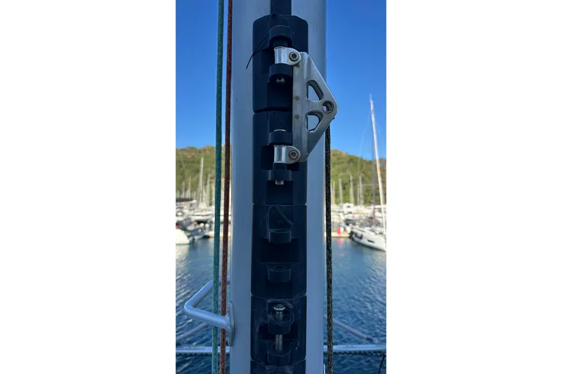 Gtfo Yacht Photos Pics Close-up of a Balance 482 sailboat mast detail in a marina, 2023 model.