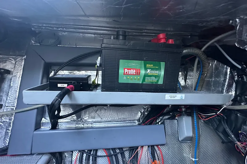 Gtfo Yacht Photos Pics Battery setup in a Balance 482 model, 2023, featuring Probe Xtreme deep-cycle battery.