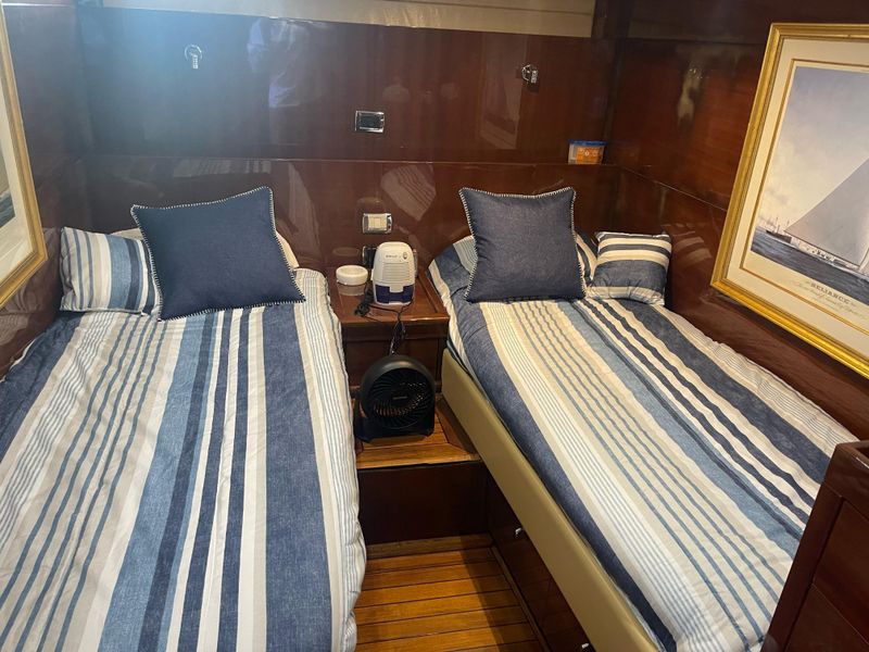 2008 Savannah Express Motor Yacht