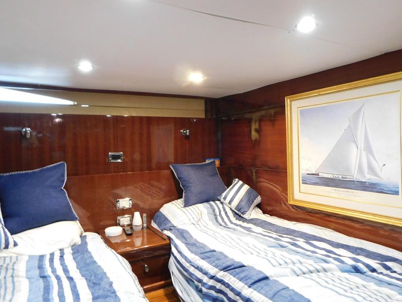 2008 Savannah Express Motor Yacht
