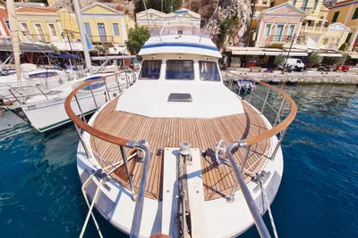 2001 Trader 535 Signature