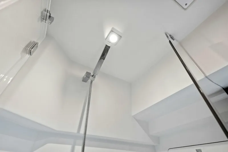 Jilligans Island Yacht Photos Pics Modern shower area in 2023 Prestige 460 Flybridge yacht.