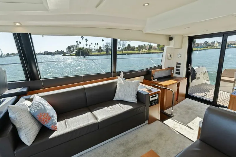 Solid Asset W/ Seakeeper Yacht Photos Pics Salon