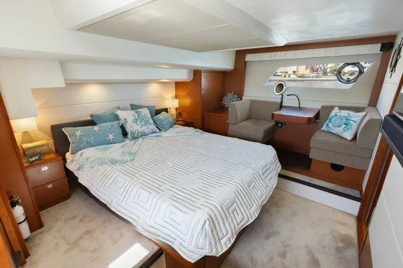 Solid Asset W/ Seakeeper Yacht Photos Pics Master Stateroom