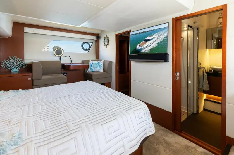 Solid Asset W/ Seakeeper Yacht Photos Pics Master Stateroom