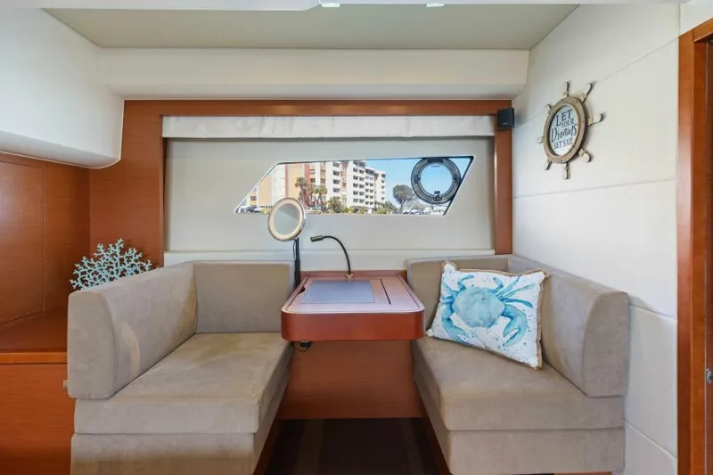 Solid Asset W/ Seakeeper Yacht Photos Pics Master Stateroom