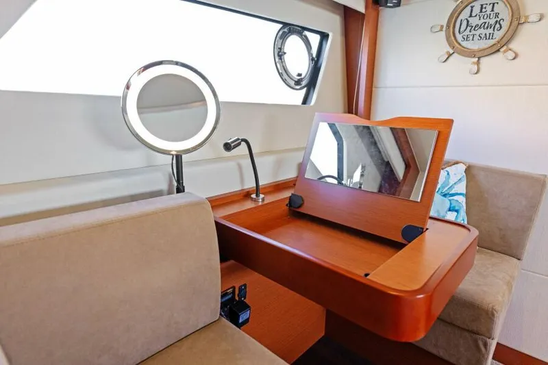 Solid Asset W/ Seakeeper Yacht Photos Pics Master Stateroom