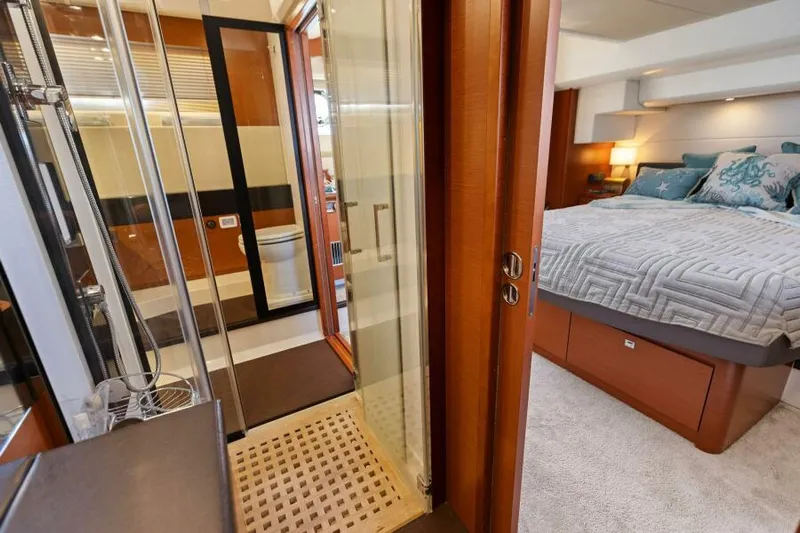 Solid Asset W/ Seakeeper Yacht Photos Pics Master Stateroom Head