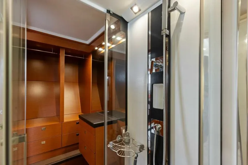 Solid Asset W/ Seakeeper Yacht Photos Pics Master Stateroom Head