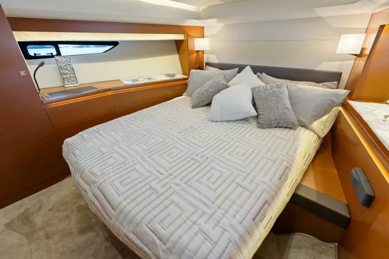 Solid Asset W/ Seakeeper Yacht Photos Pics VIP Stateroom