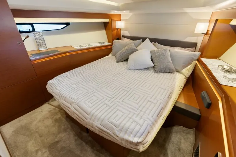 Solid Asset W/ Seakeeper Yacht Photos Pics VIP Stateroom