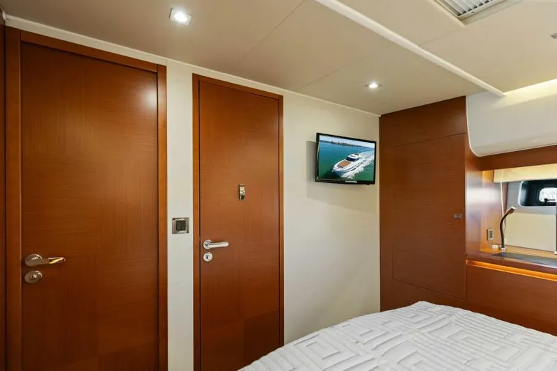 Solid Asset W/ Seakeeper Yacht Photos Pics VIP Stateroom