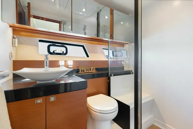 Solid Asset W/ Seakeeper Yacht Photos Pics Guest Head