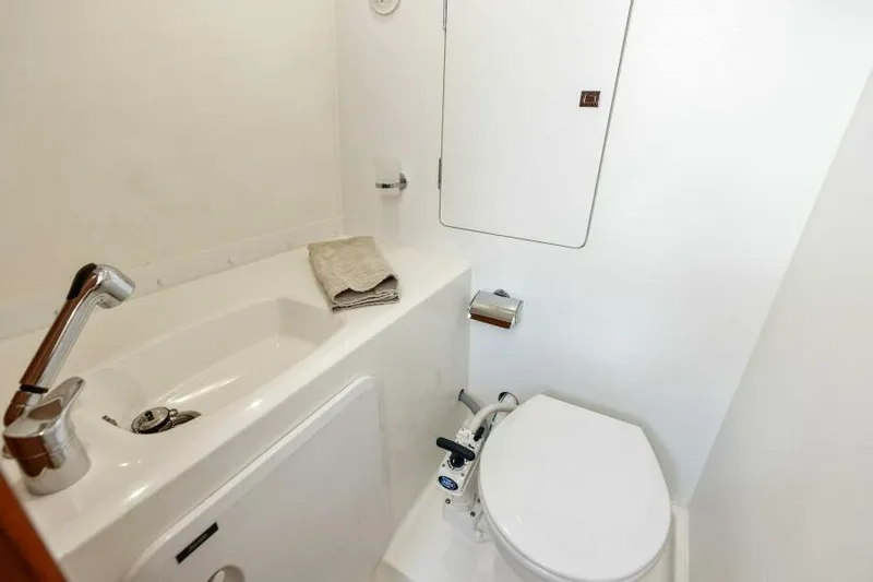 Solid Asset W/ Seakeeper Yacht Photos Pics Crew Head