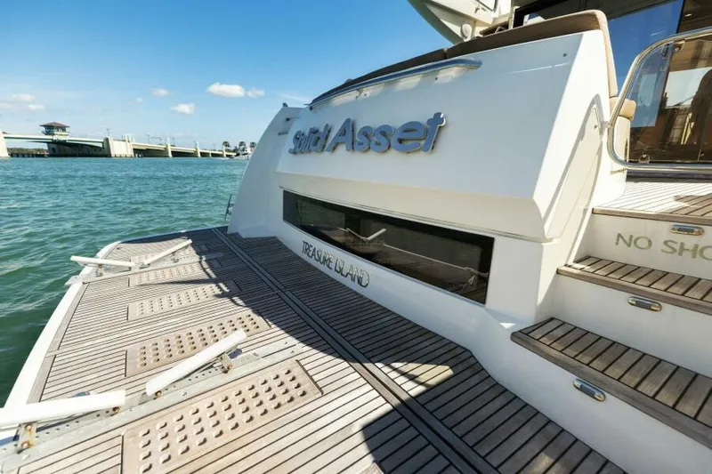 Solid Asset W/ Seakeeper Yacht Photos Pics Cockpit