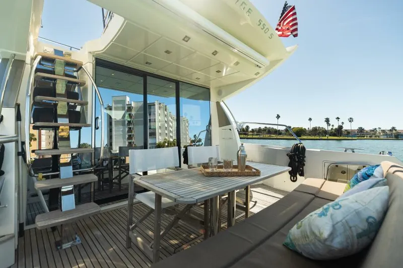 Solid Asset W/ Seakeeper Yacht Photos Pics Cockpit