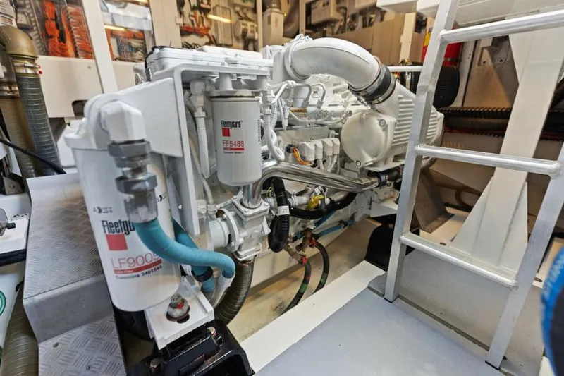 Solid Asset W/ Seakeeper Yacht Photos Pics Engine Room