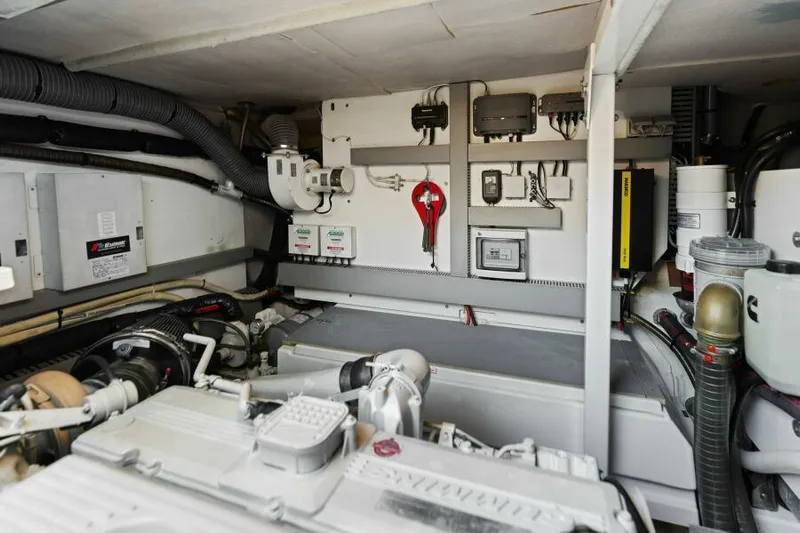 Solid Asset W/ Seakeeper Yacht Photos Pics Engine Room