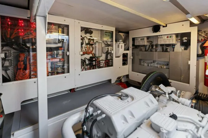 Solid Asset W/ Seakeeper Yacht Photos Pics Engine Room