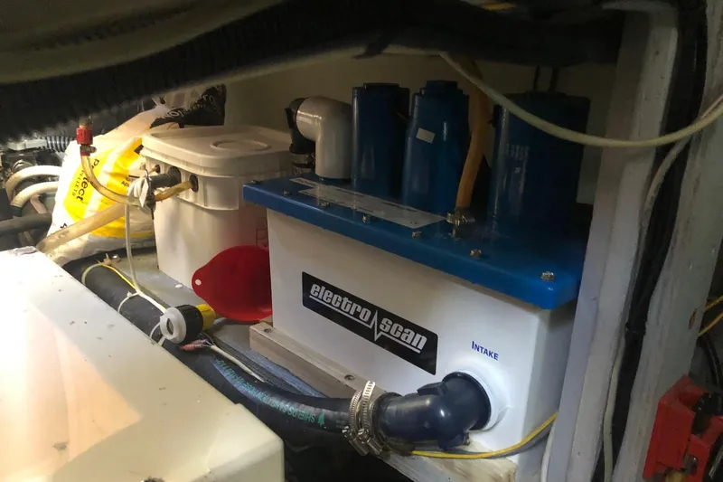 Joie De Vivre Yacht Photos Pics Engine room of 2003 Silverton 35 Motor Yacht with Electroscan system.