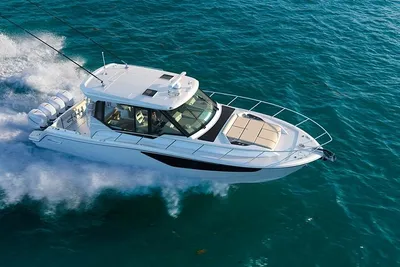 Boston Whaler 405 Conquest