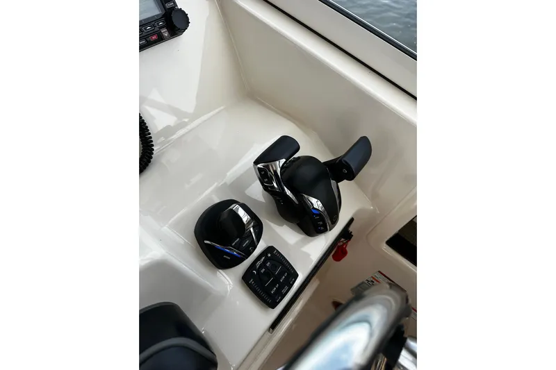  Yacht Photos Pics 2023 Grady-White Freedom 307 boat controls and dashboard detail.