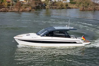 Bavaria Vida 33