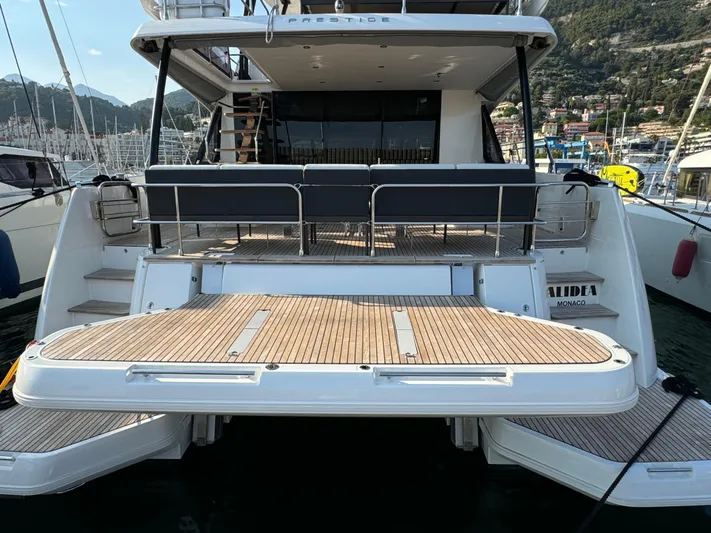  Yacht Photos Pics Prestige M48 - Exterior