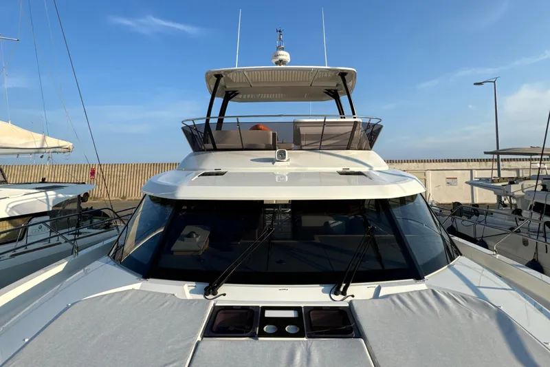  Yacht Photos Pics Prestige M48 - Exterior