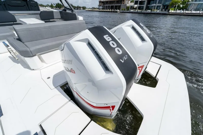  Yacht Photos Pics Twin Mercury 600 V12 engines on Limitless Seas XLV 45 boat, 2025 model.