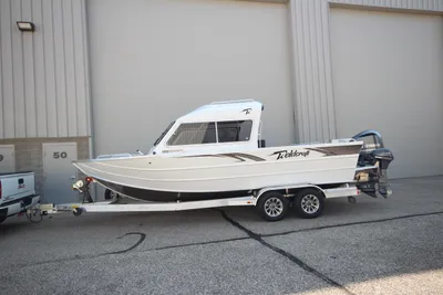 Weldcraft 220 Maverick DV 250hp - In Stock