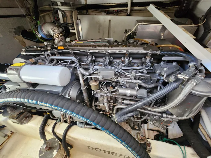 Andiamo Yacht Photos Pics Port engine