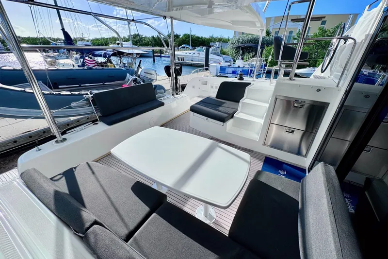  Yacht Photos Pics cockpit refrigerator and table