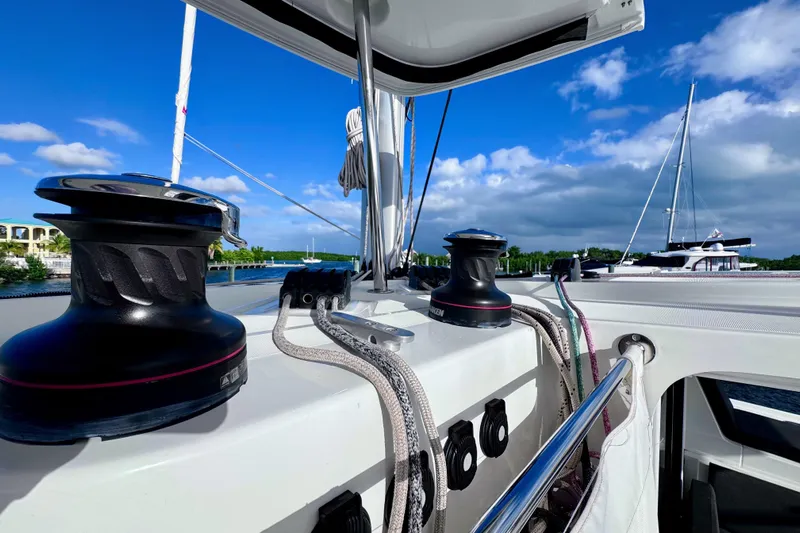  Yacht Photos Pics electric winches