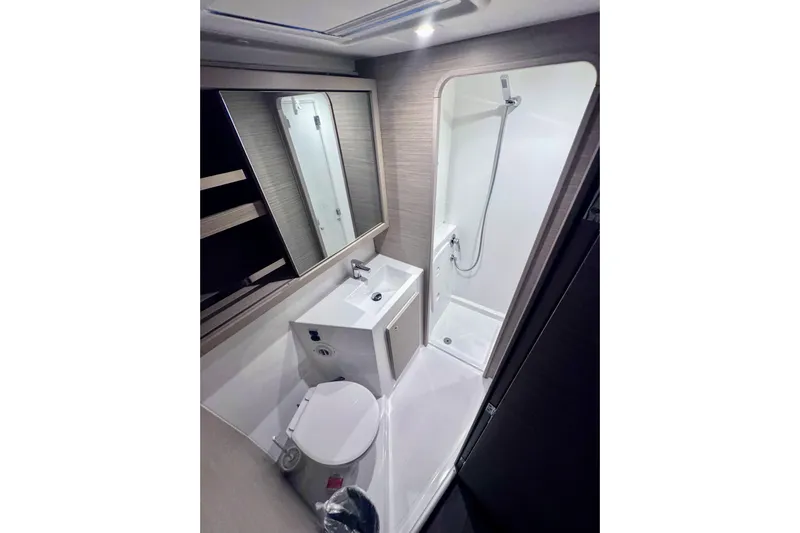  Yacht Photos Pics Guest bath