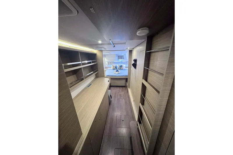  Yacht Photos Pics owner's suite