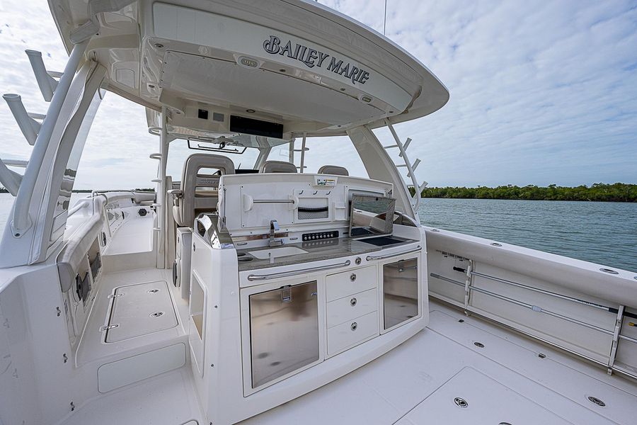 2019 Boston Whaler 420 Outrage