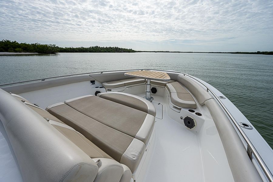 2019 Boston Whaler 420 Outrage