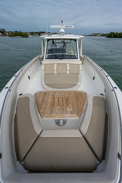 2019 Boston Whaler 420 Outrage